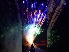 Fogos de artifício de bolo pirotécnico para celebração do festival