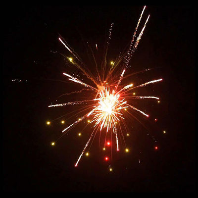 Fogos de artifício chineses do bolo do consumidor para o bolo da celebração 1.4g Un0336 do ano novo pirotécnico