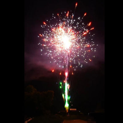 Fogos de artifício para celebração do festival de casamento
