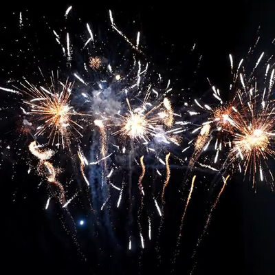 China Fogos de artifício 98 tiros Consumo Bolo de Natal e Ano Novo Fogos de artifício e petardos