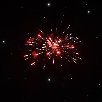 Fogos de artifício de bolo chinês 62 Fogos de artifício de bolo para celebração Fogos de artifício ao ar livre