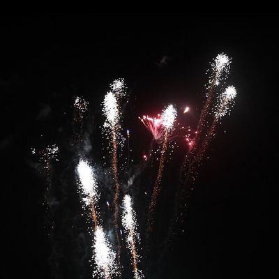 Fogos de artifício chineses 67 tiros Bolo de consumo Fogos de artifício Produtos de pirotecnia