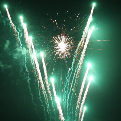Fogos de artifício chineses Combinação 168 tiros Bolo Fogos de artifício Fogos de artifício ao ar livre
