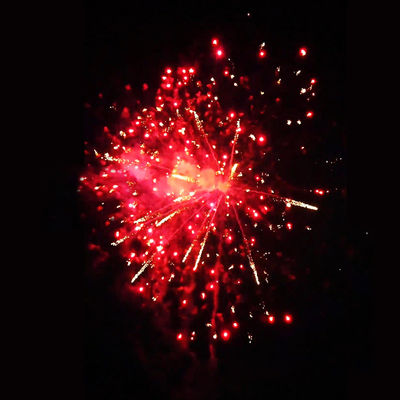 Fábrica Chinesa Varejo 1.2'' Inch Céu Colorido 1.4g Consumer Cake Fogos de Artifício Para Celebração Outdoor Grande Fogo de Artifício Pirotécnica