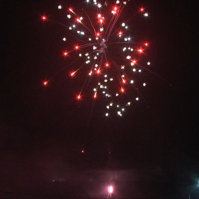 Fogos de artifício para bolo de consumidor de 200 tiros de 1,2'' polegadas da fábrica de pirotecnia de Liuyang, fogos de artifício para bolo de Natal e Ano Novo e fogos de artifício