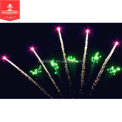 Os fogos de artifício profissionais de China indicam 10 tiros ventilam dão forma à única fileira